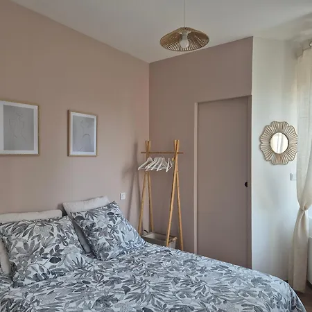 Apartment St Fursy 2