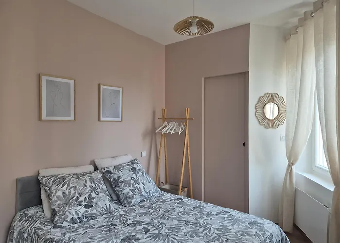 Apartment St Fursy 2