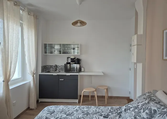 Apartment St Fursy 2 *